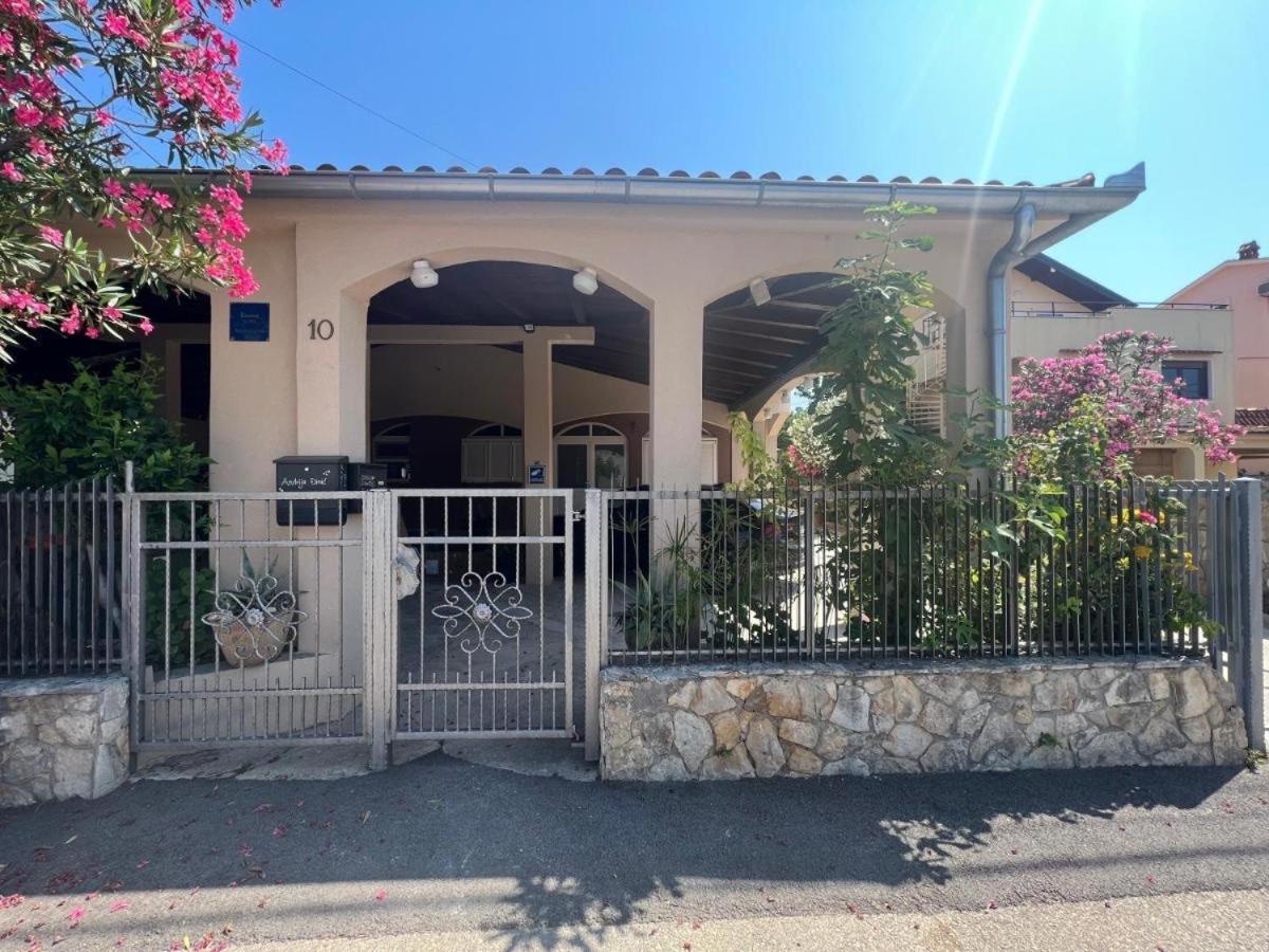 Duffys Daire Zadar Dış mekan fotoğraf
